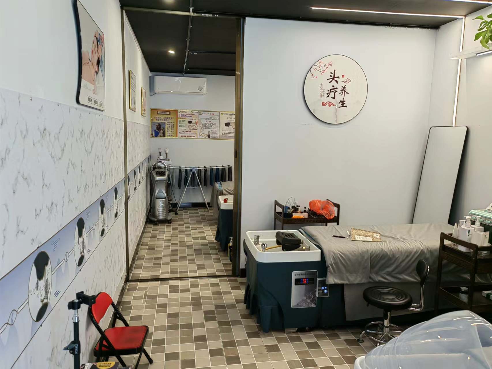 理发店转型秘籍：揭秘那些可以与理发店一起干的盈利项目发魔丝假发联营模式(图1)